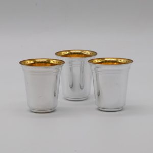 גביעי ליקר מוכספים