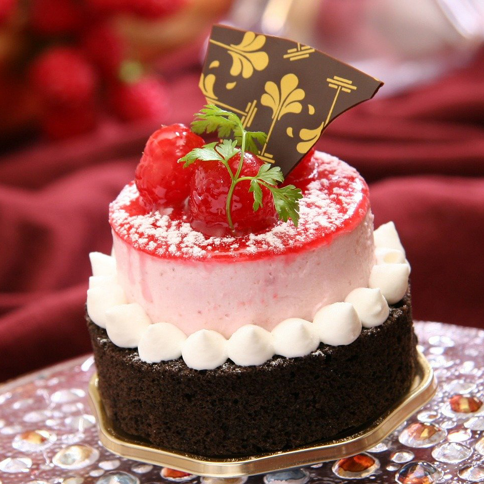 איך להפוך עוגה פשוטה למיוחדת ומרשימה? היכל המסיבות